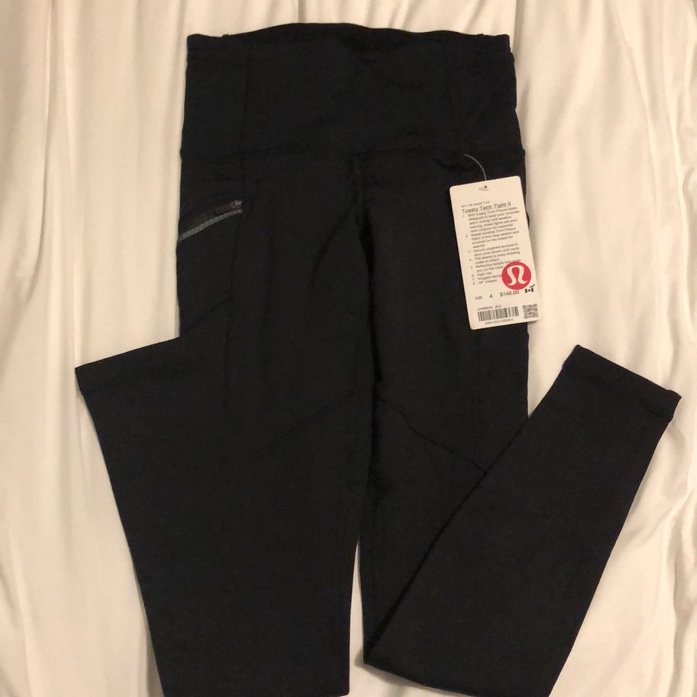 Lululemon Toasty Tech Tight II size 4 black NWT